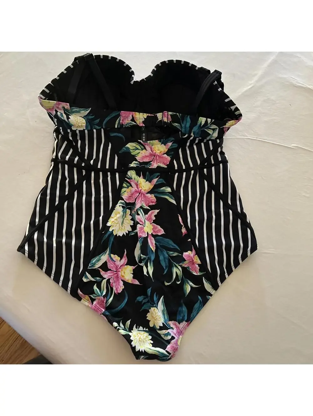 Torrid Black White Stripe Floral Underwire One Piece Swimsuit Size 2X 18-20 - Picture 4 of 5